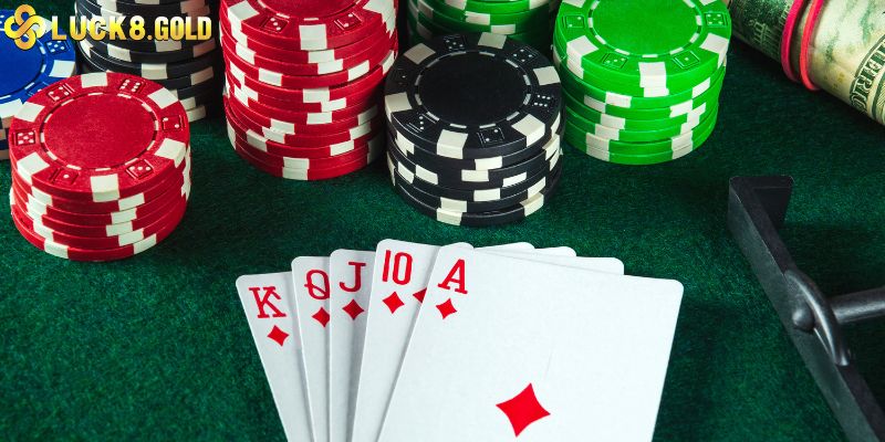 Chơi game bài Poker nhận được nhiều ưu đãi hấp dẫn
